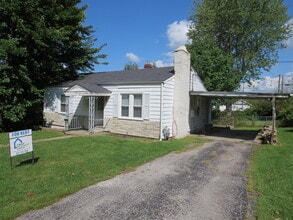 Building Photo - Cute as a button! Near Downtown Shelbyville