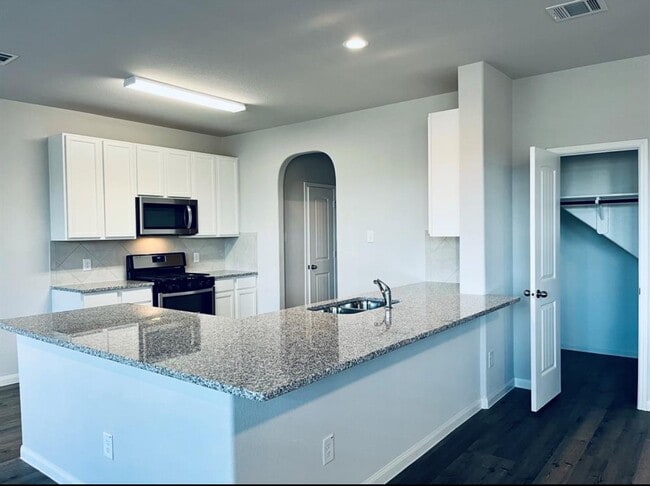 Building Photo - 4807 Blue Jacaranda Wy