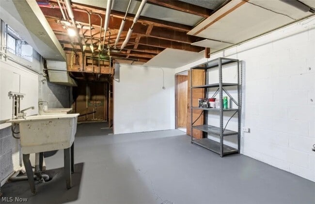 Building Photo - 4422 E 141st St