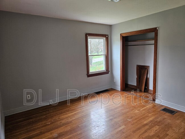 Building Photo - 816 Andrew Johnson Hwy