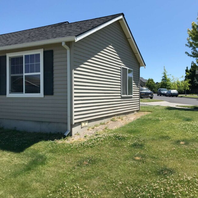 Building Photo - 63162 de Haviland St