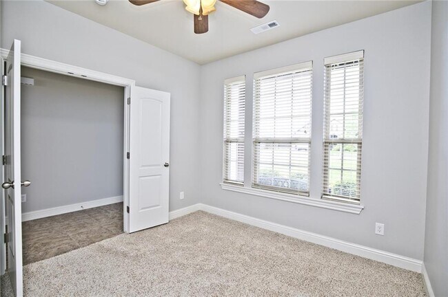 Building Photo - 1418 Gooseneck Ln