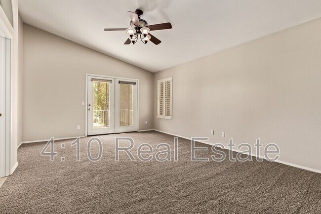 Building Photo - 1678 S Ash Dr