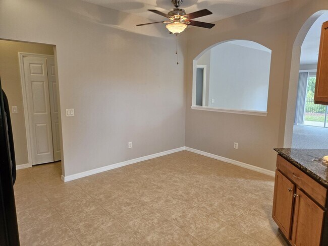 Building Photo - Annual Rental - Lovely 3 Bedroom 2 Bathroo...