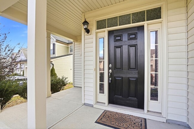 Building Photo - BEAUTIFUL single-Family home with $500 towards first month's rent- 2-Car Garage | Community Pool ...