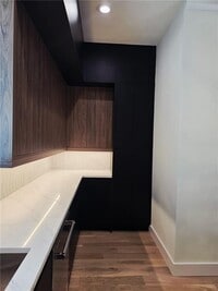 Building Photo - 432 Markham St SW