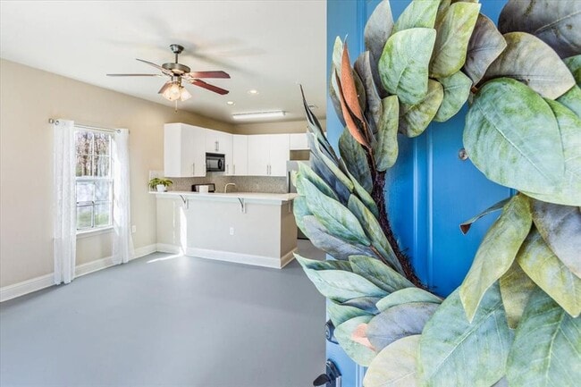 Building Photo - 1210 E M. Franklin Ave