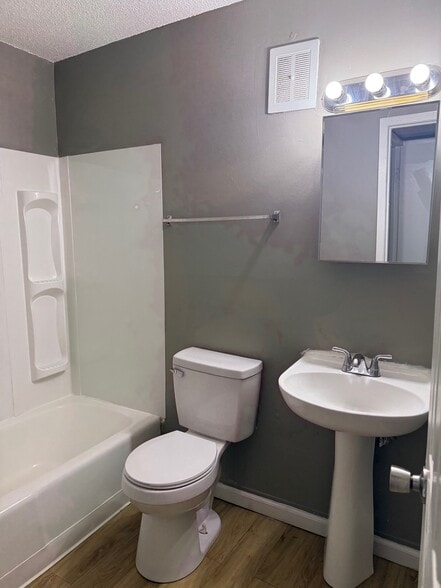 Bathroom - La Hacienda