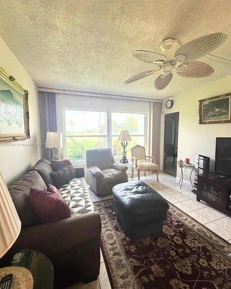 Building Photo - 7787 Golf Cir Dr