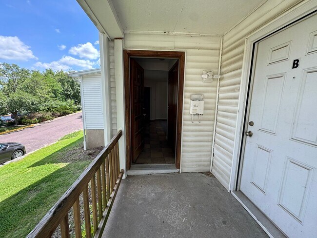 Building Photo - 1408 Bass Ave