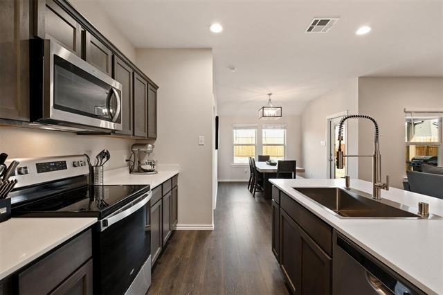Building Photo - 813 Twin Edge Dr