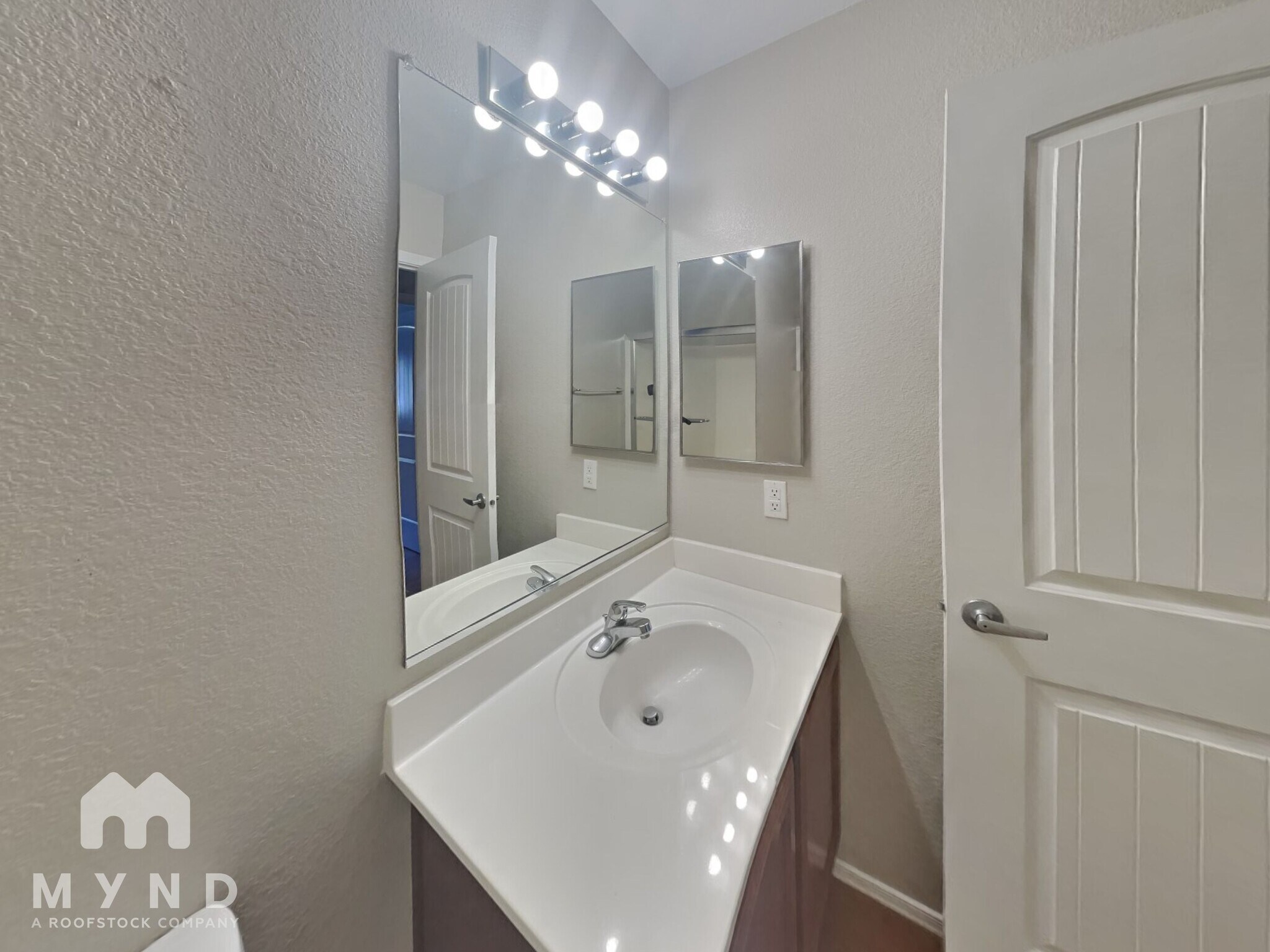 Building Photo - 669 W Silver Reef Ct