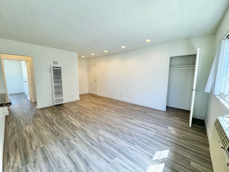 Building Photo - 3631 Midvale Ave