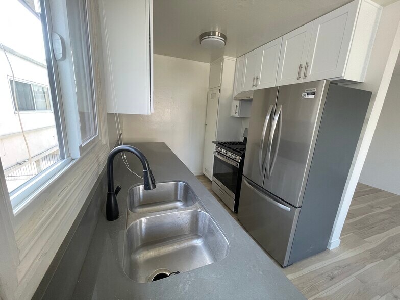 Building Photo - 2019 Arlington Ave
