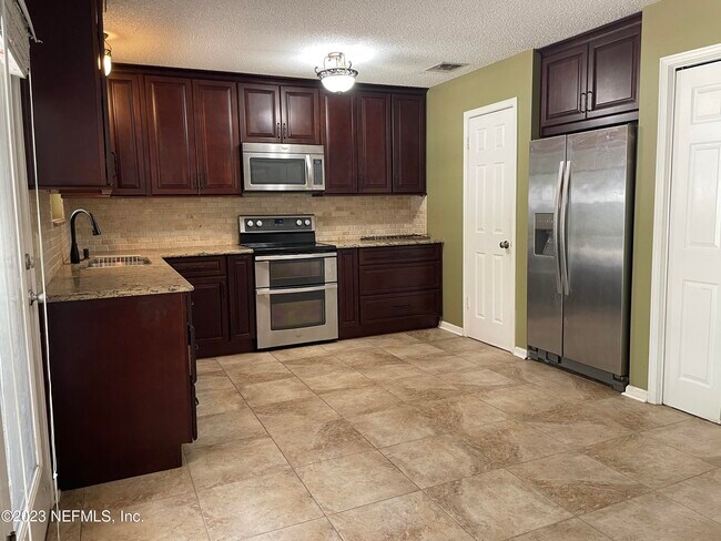 Building Photo - 1646 Rusty Rail Rd