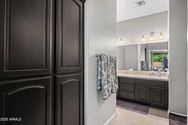 Building Photo - 3117 S Signal Butte Rd