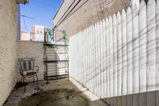 Building Photo - 2545 Ellsworth St