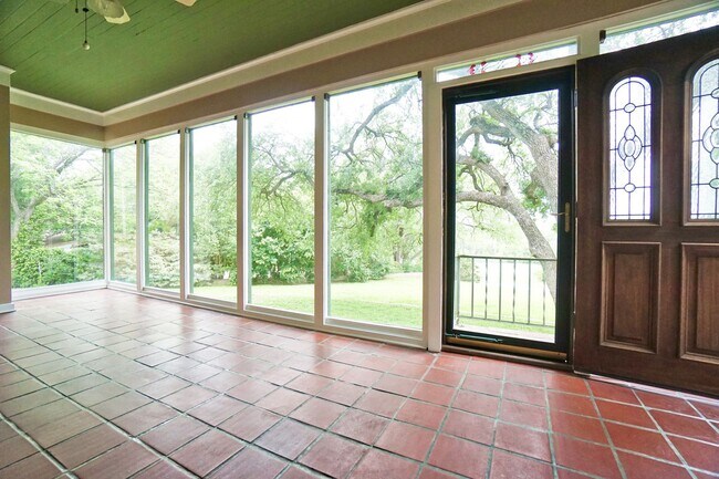 Building Photo - Bel Meade Beauty with Heated Pool and Hot-tub