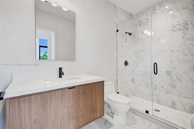 Building Photo - 529 NE 61st St