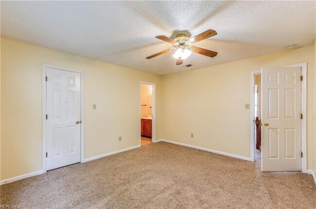 Master Bedroom (1) - 618 Nottaway Dr