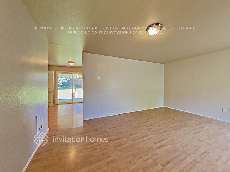 Building Photo - 5823 60th Dr NE