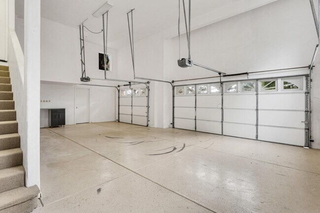 Building Photo - 1 Overlook Pl