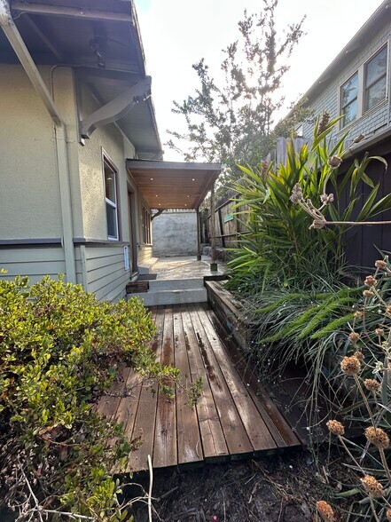 Building Photo - 2755 Vallecito Pl