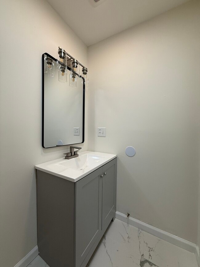 Building Photo - 1434 Mediterranean Ave