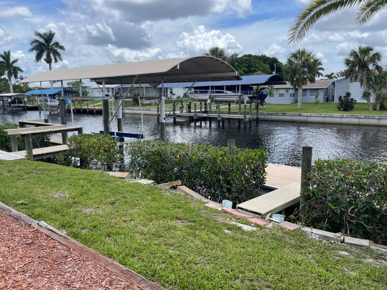 Building Photo - 3354 Dover Dr