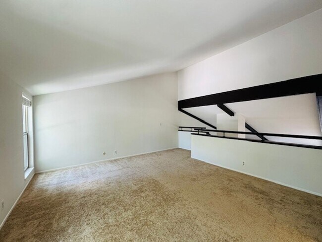 Building Photo - Spacious Two story 2 bedroom, 2 bath Condo. Move-In ready!!