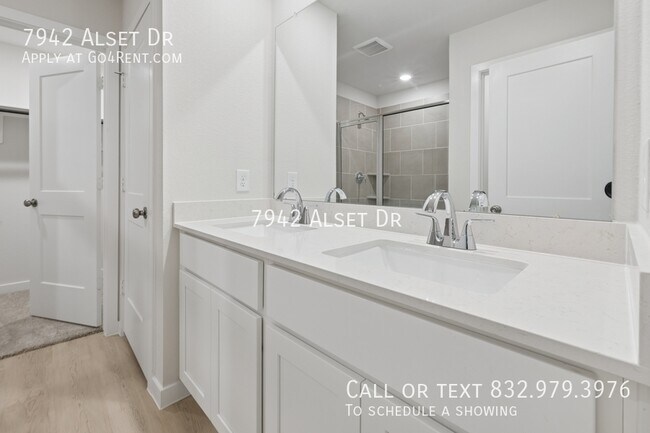Building Photo - 7942 Alset Dr