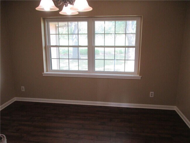 Building Photo - 215 Monkey Rd