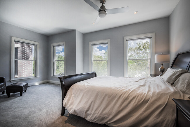 Building Photo - 118 W Starr Ave