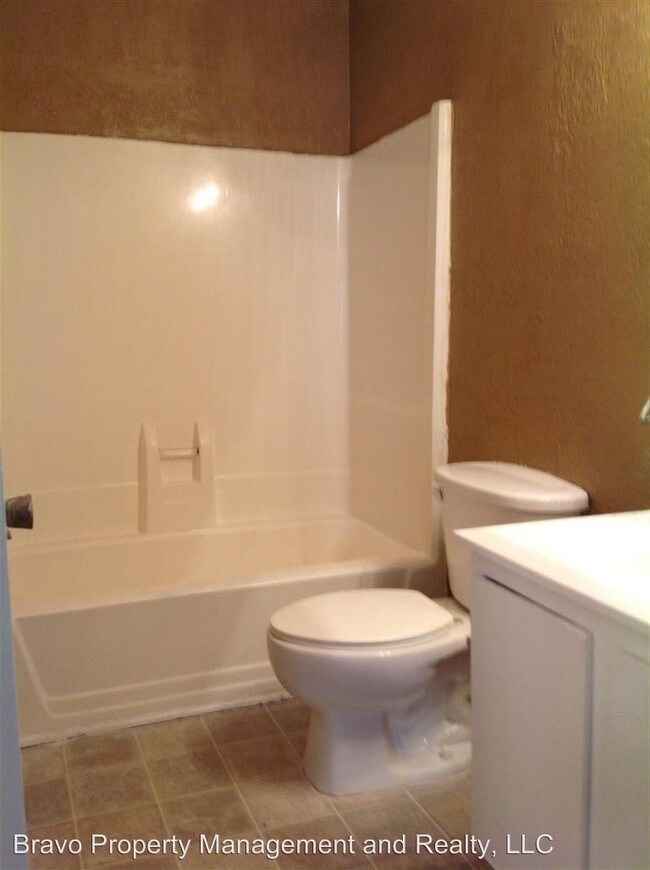 Building Photo - 3072-3078 Destin Cir