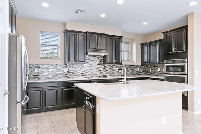 Building Photo - 4634 E Tierra Buena Ln