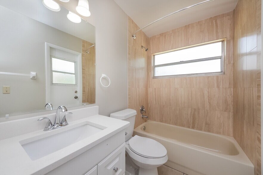 Building Photo - 2854 Camomile Dr