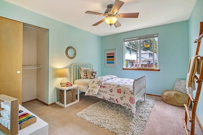 Building Photo - 4bd/2.5ba Renton Home