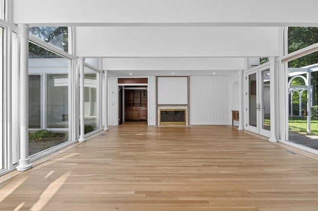 Building Photo - 156 Horseshoe Rd