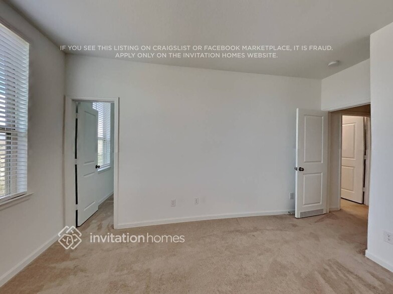 Building Photo - 4019 Champlain Wy
