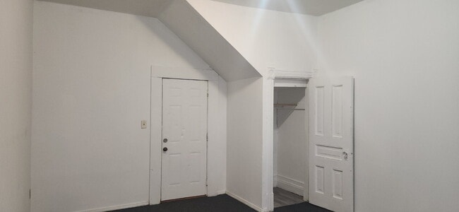 Building Photo - "Charming Studio Living: Cozy & Convenient in Downtown Duluth!" (accepts Section-8 tenants)
