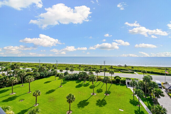 Building Photo - 5061 N Hwy A1A