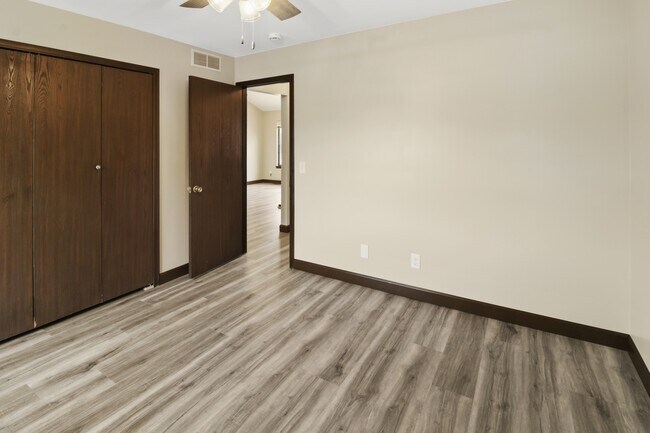 Building Photo - 2409 Heritage Dr