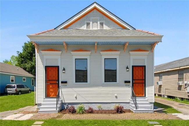 Primary Photo - 1732 Allen St