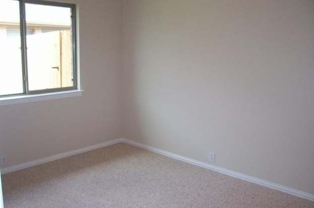 Building Photo - 2633 Pine Trail Dr