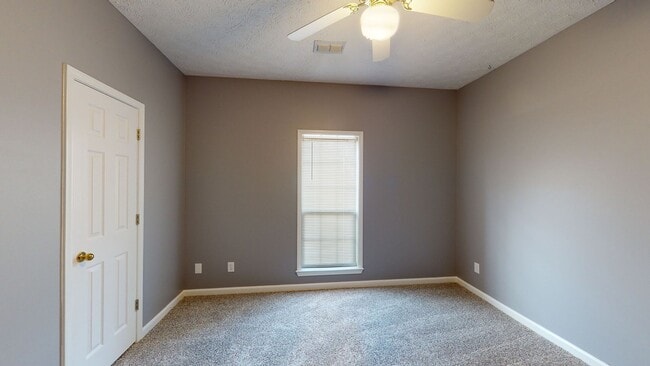 Building Photo - Wonderful 4 bedroom, 3 bath home in Grand Oaks Millbrook