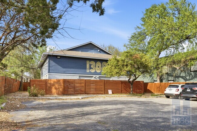 Building Photo - 1308 Southport Dr
