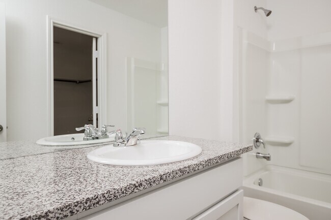 Building Photo - 2811 Millikan Dr