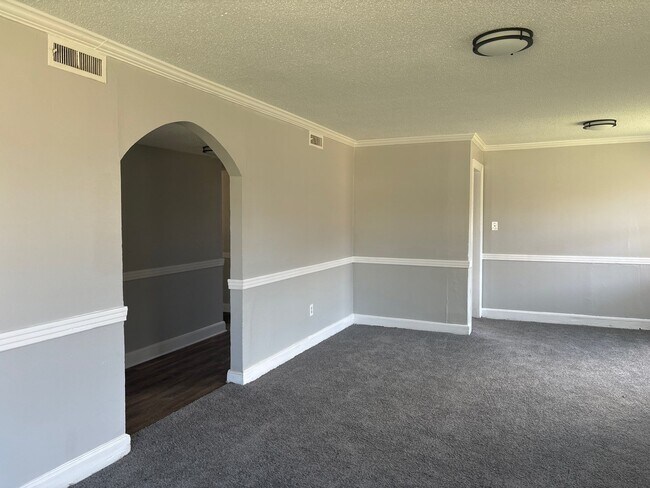 Building Photo - 1108 Warren St