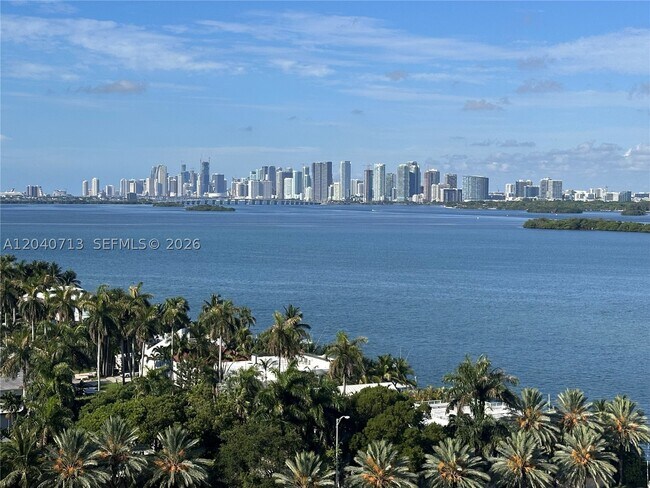 Building Photo - 7900 Harbor Island Dr