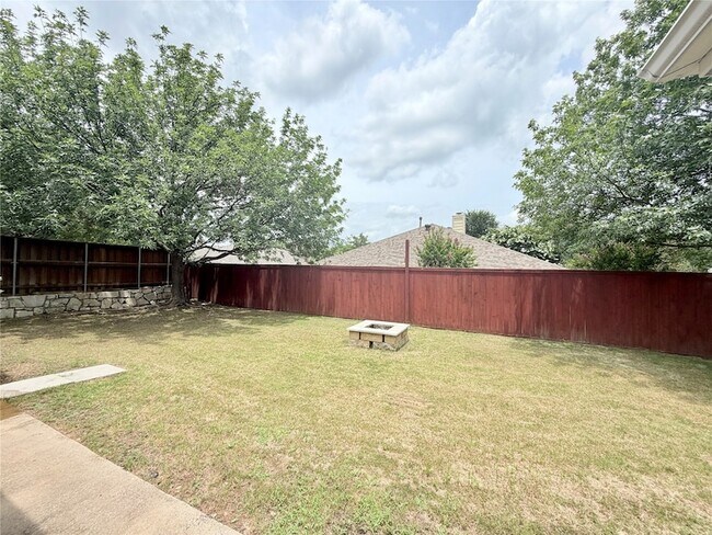 Building Photo - 15760 Scenic Rd